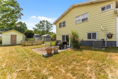 Tiny photo for 125 Colony Park Drive, Salina, NY 13088 (MLS # S1702444)