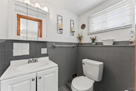 Tiny photo for 125 Colony Park Drive, Salina, NY 13088 (MLS # S1702444)