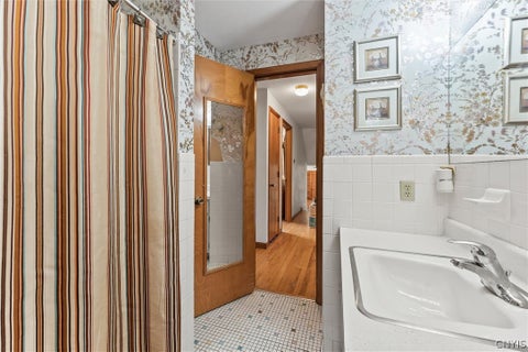 Tiny photo for 125 Colony Park Drive, Salina, NY 13088 (MLS # S1702444)
