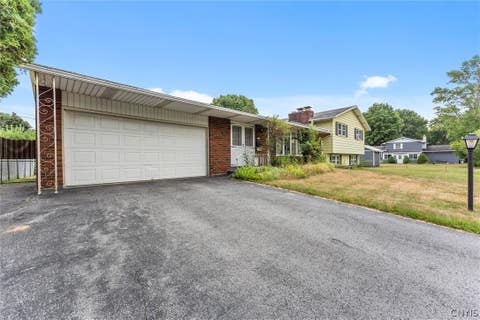 Tiny photo for 125 Colony Park Drive, Salina, NY 13088 (MLS # S1702444)