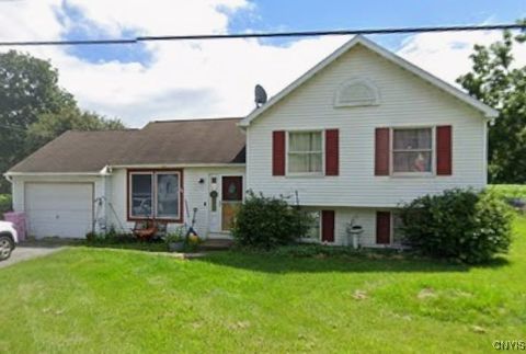 Photo of 116 Daniels Drive, Lenox, NY 13163 (MLS # S1649636)