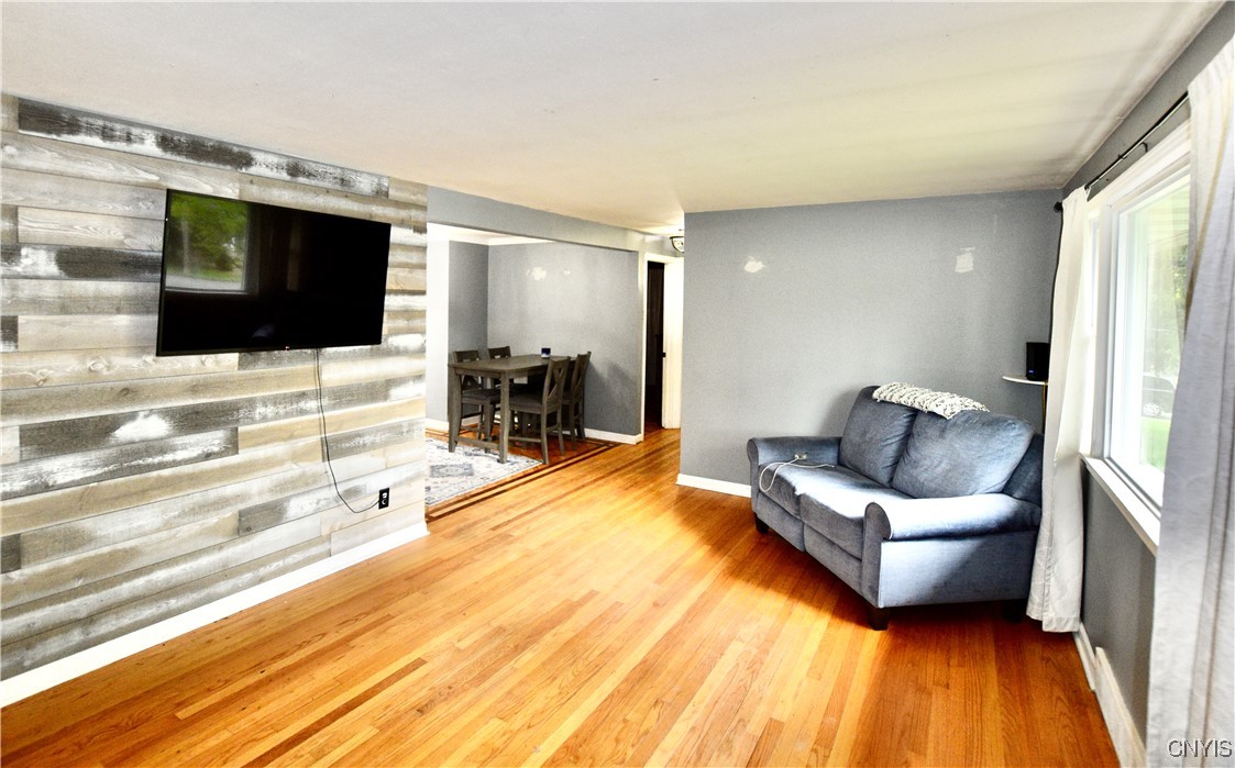 206 Sunnyfield Road, Camillus, New York image 5