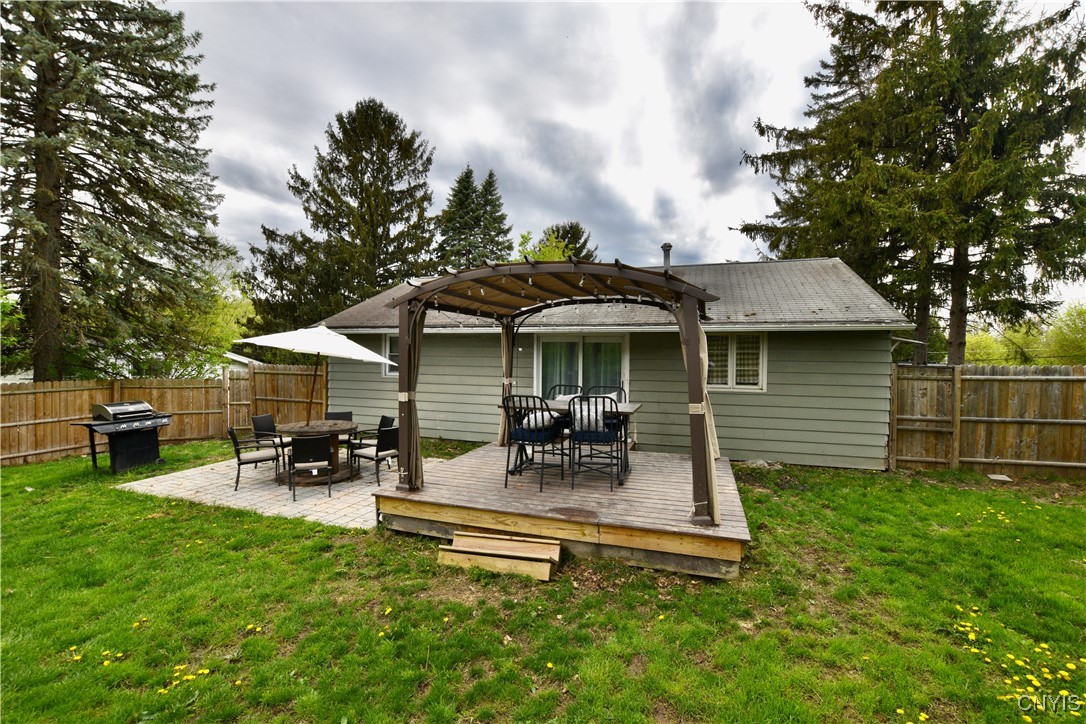 206 Sunnyfield Road, Camillus, New York image 22
