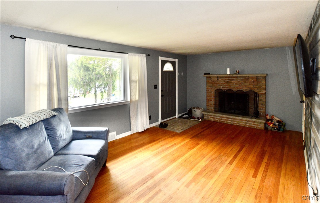 206 Sunnyfield Road, Camillus, New York image 7