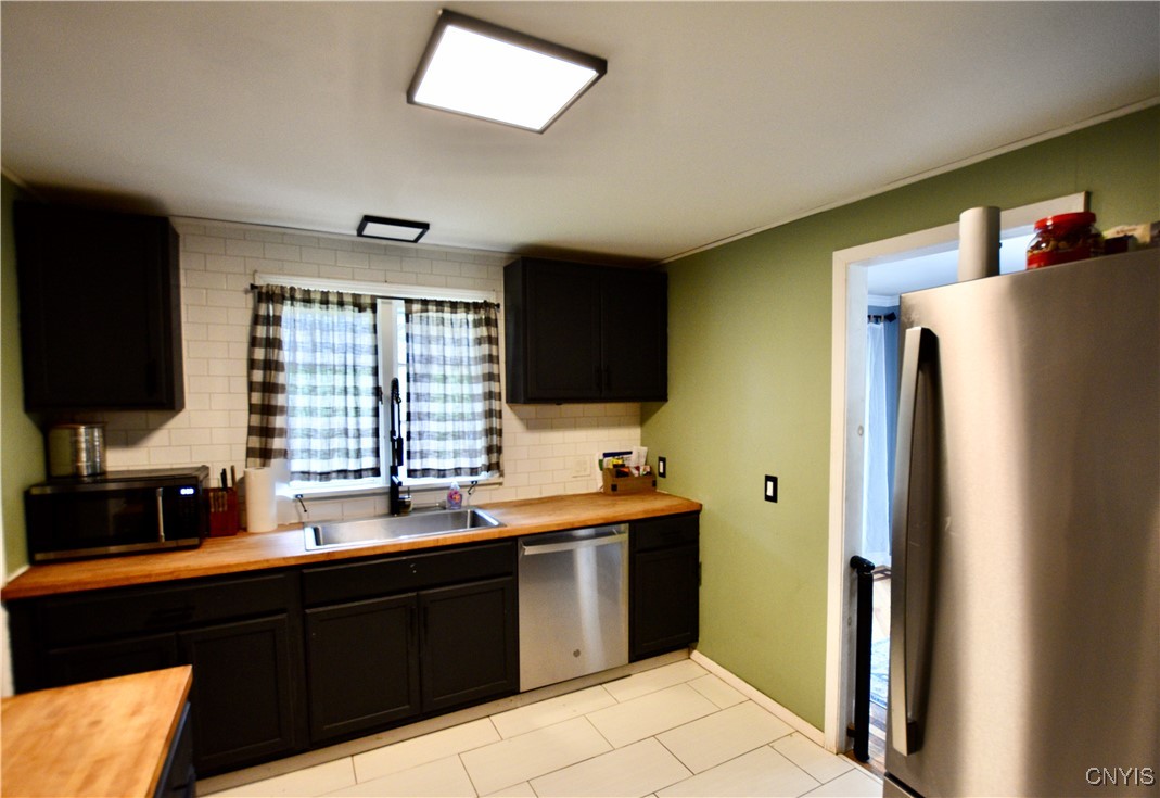 206 Sunnyfield Road, Camillus, New York image 12