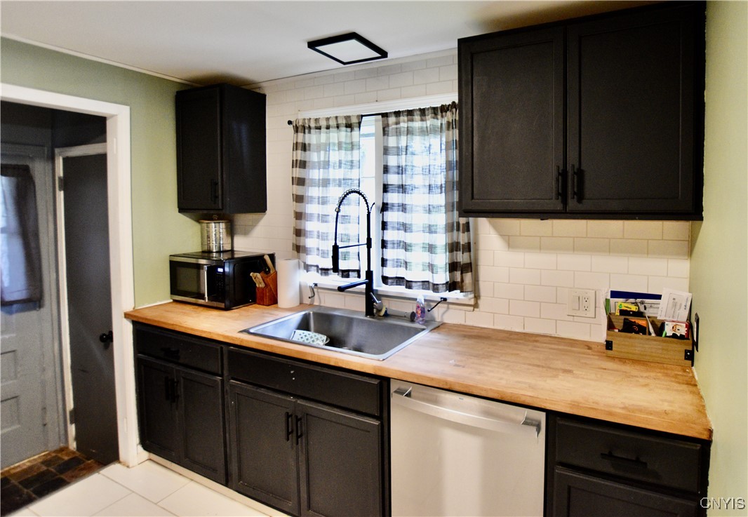 206 Sunnyfield Road, Camillus, New York image 10