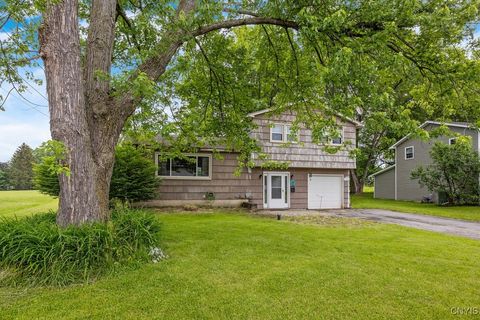 17 Hummingbird Place Liverpool NY 13090