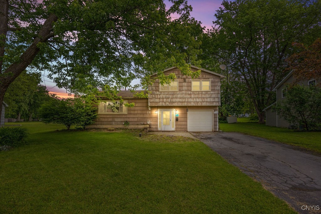 17 Hummingbird Place