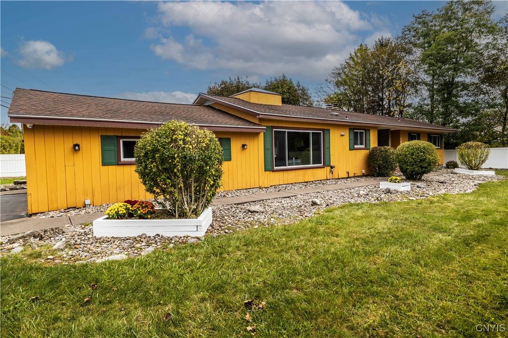 Photo of 101 Andrews Road, DeWitt, NY 13214 (MLS # S1646366)