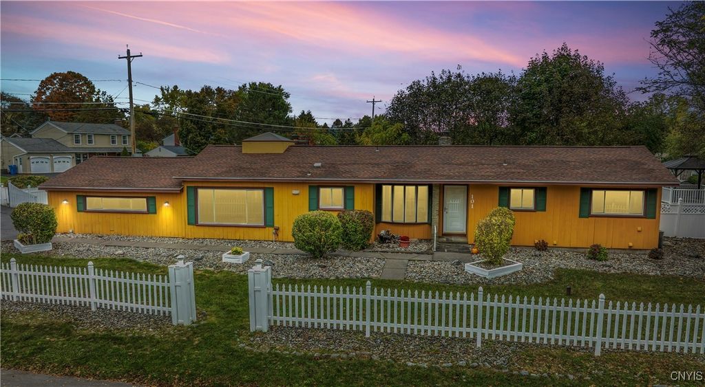 Photo of 101 Andrews Road, DeWitt, NY 13214 (MLS # S1646366)