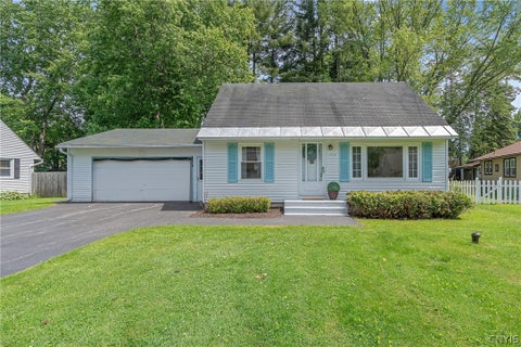 Homes For Sale - 102 Juanita Drive<br/> Salina, NY 13090