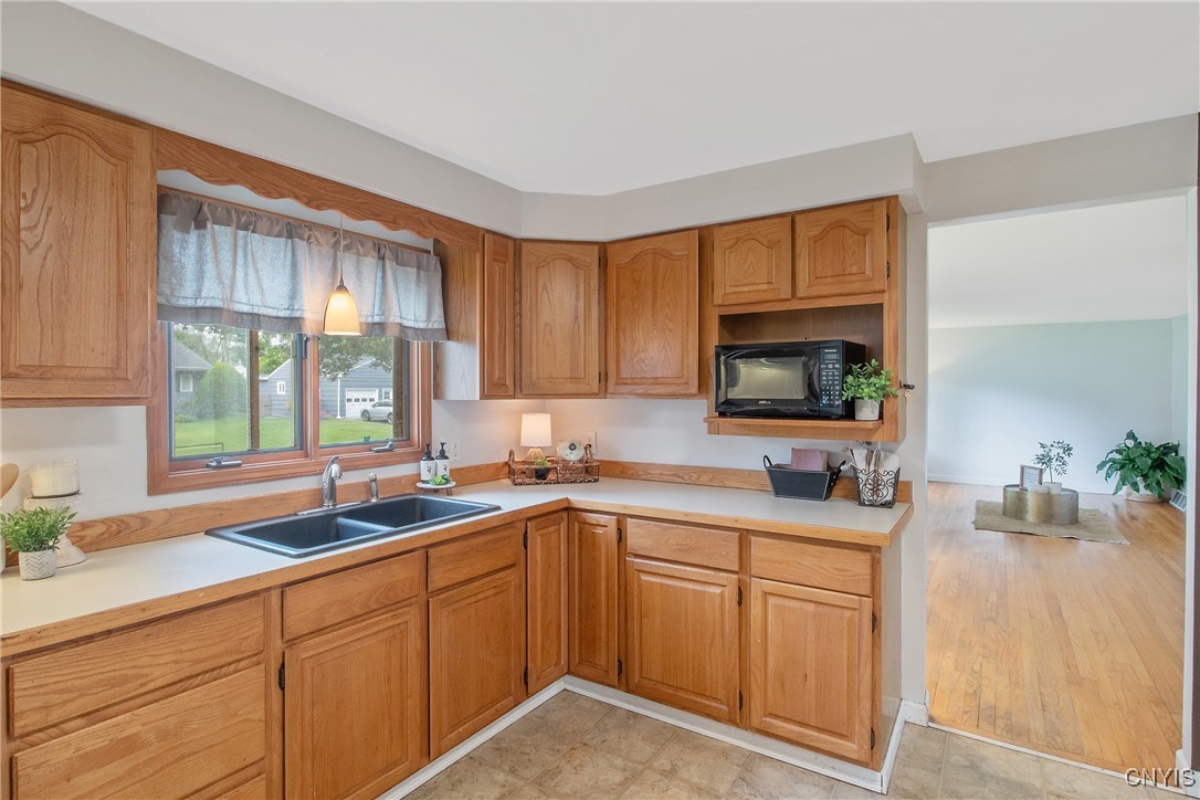 211 Fletcher Drive, Clay, New York image 14