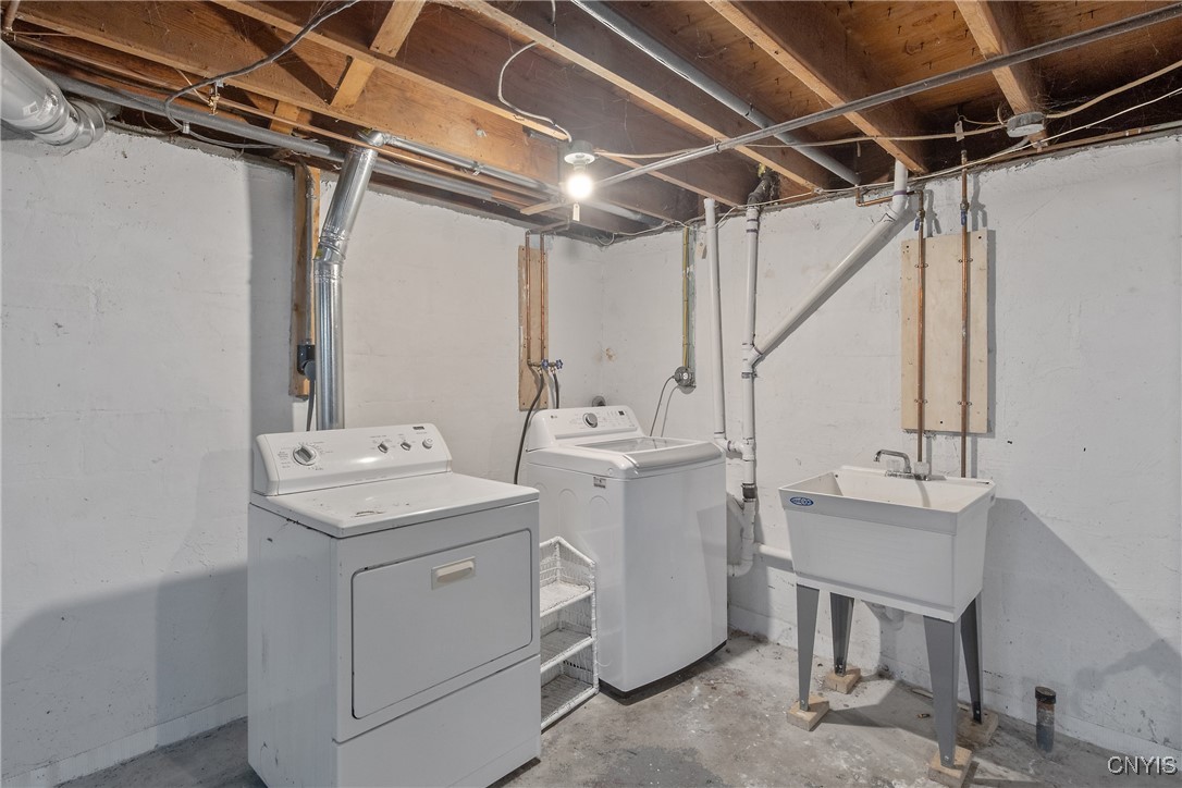 211 Fletcher Drive, Clay, New York image 19