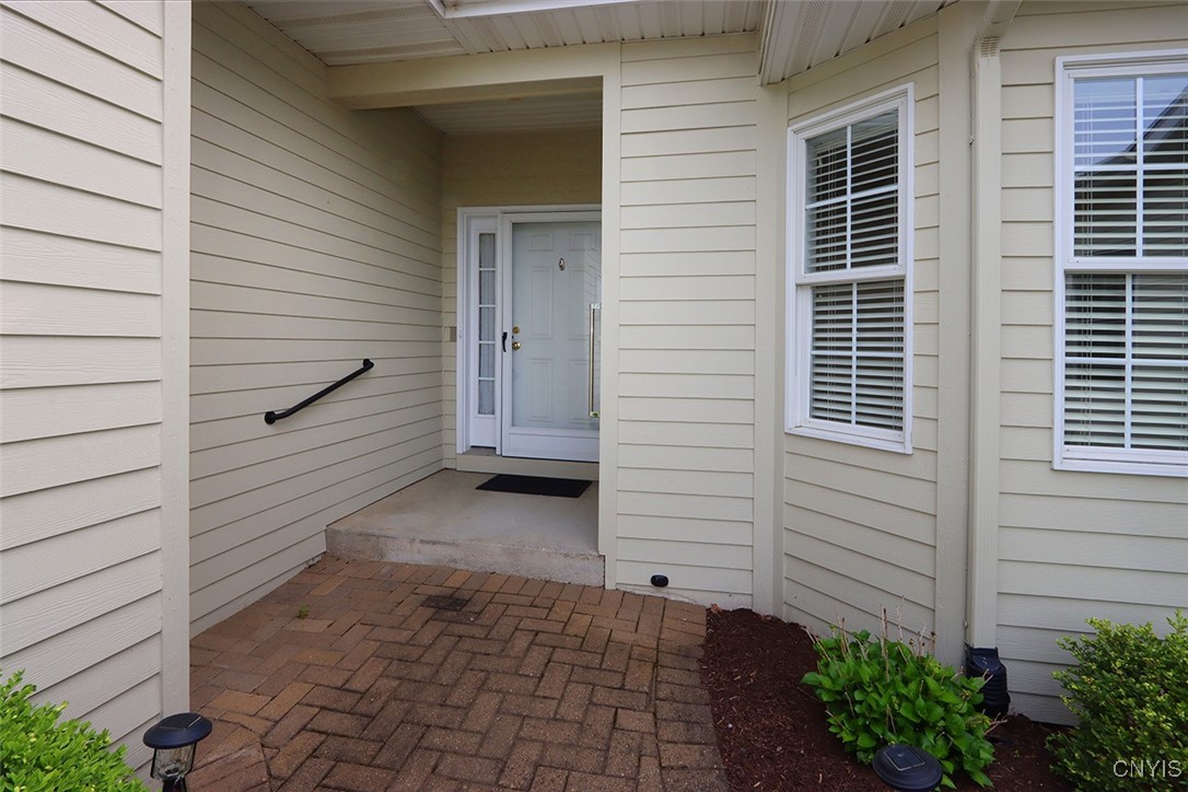 207 Falling Brook Path Path, Manlius, New York image 3