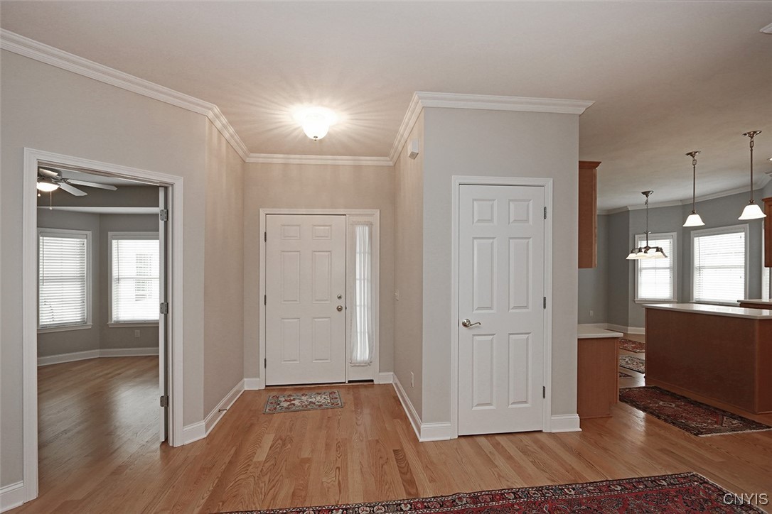 207 Falling Brook Path Path, Manlius, New York image 4