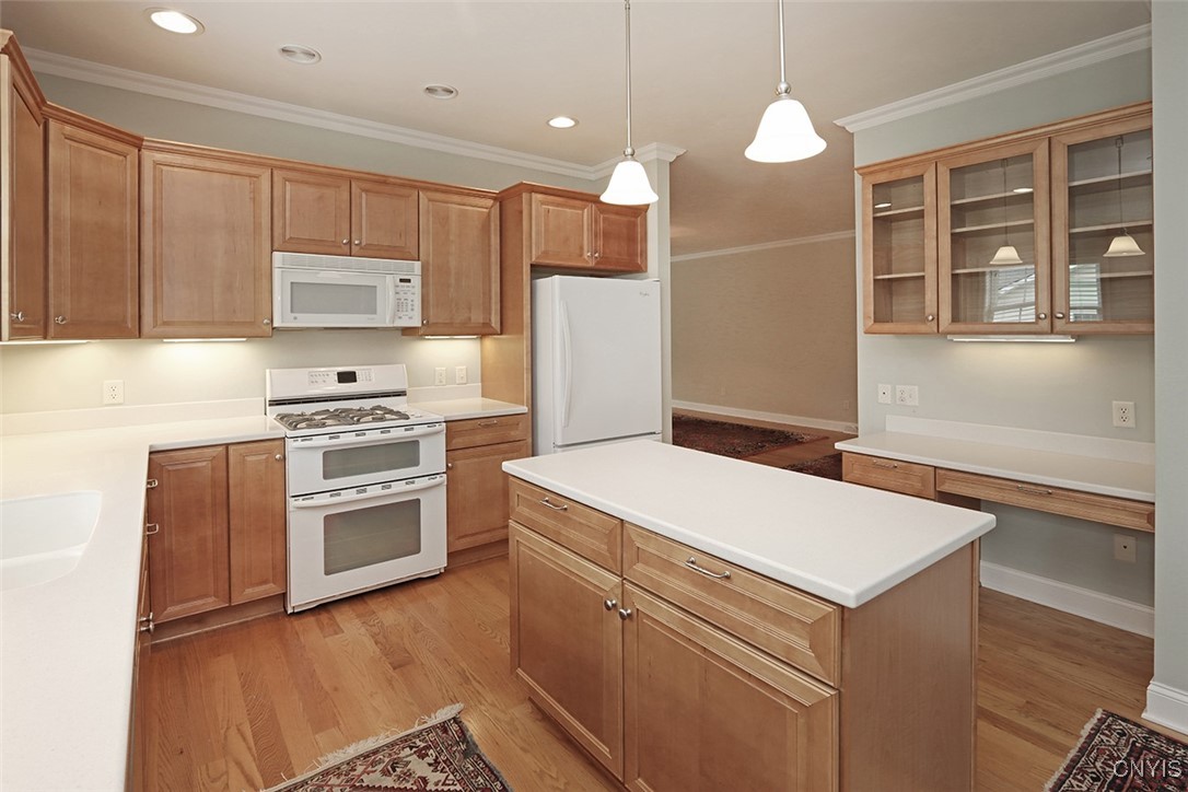 207 Falling Brook Path Path, Manlius, New York image 12