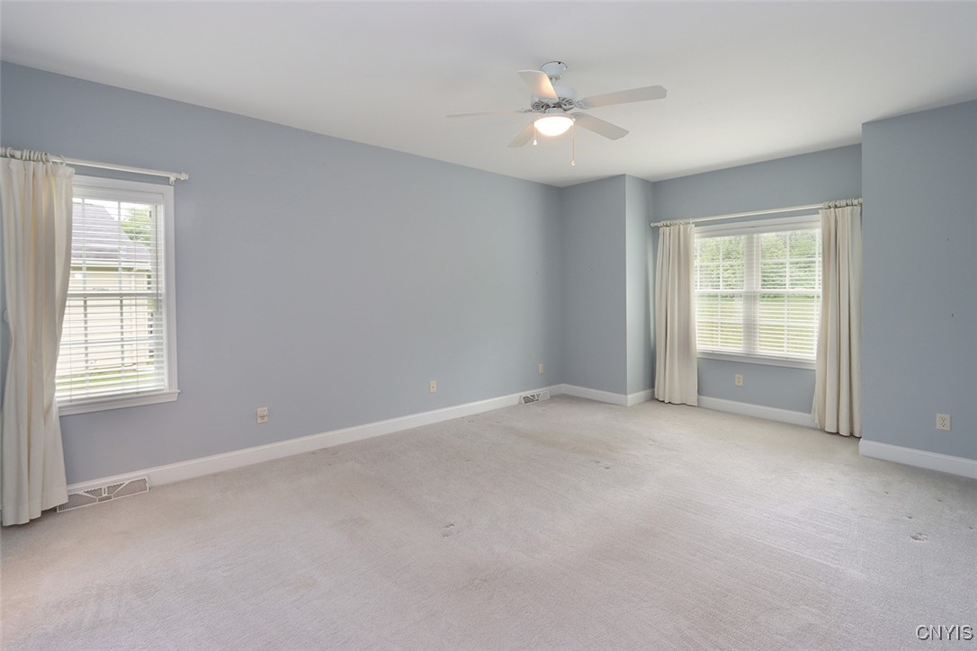207 Falling Brook Path Path, Manlius, New York image 18