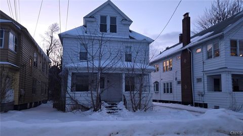 Photo of 136 S Collingwood Avenue, Syracuse, NY 13206 (MLS # S1661290)