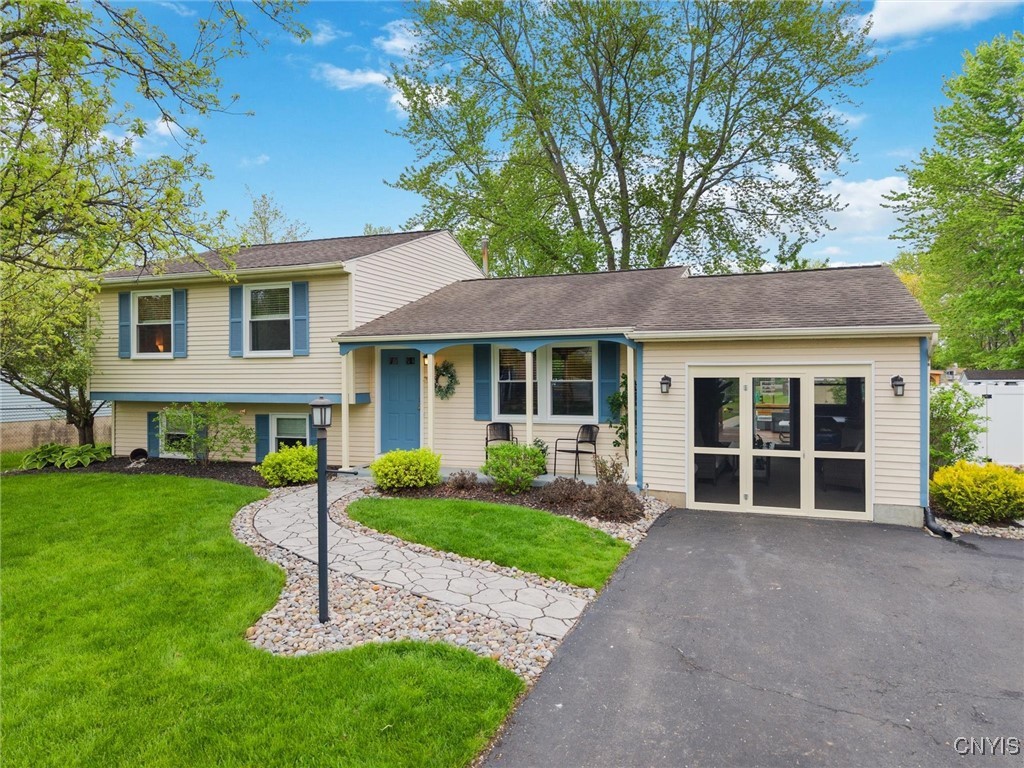 6254 Wynmoor Drive, Cicero, New York image 2