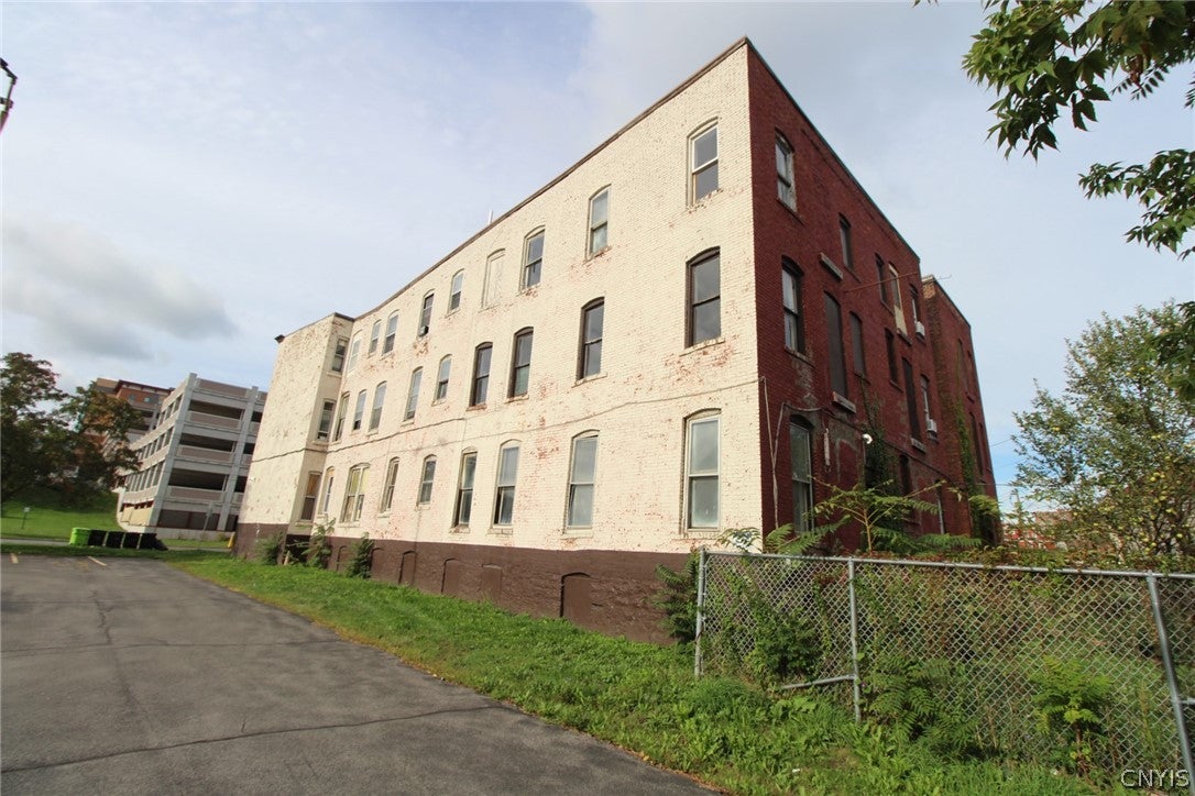 514-520 E Willow Street