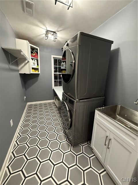 Tiny photo for 4485 Apulia Road, DeWitt, NY 13078 (MLS # S1656486)