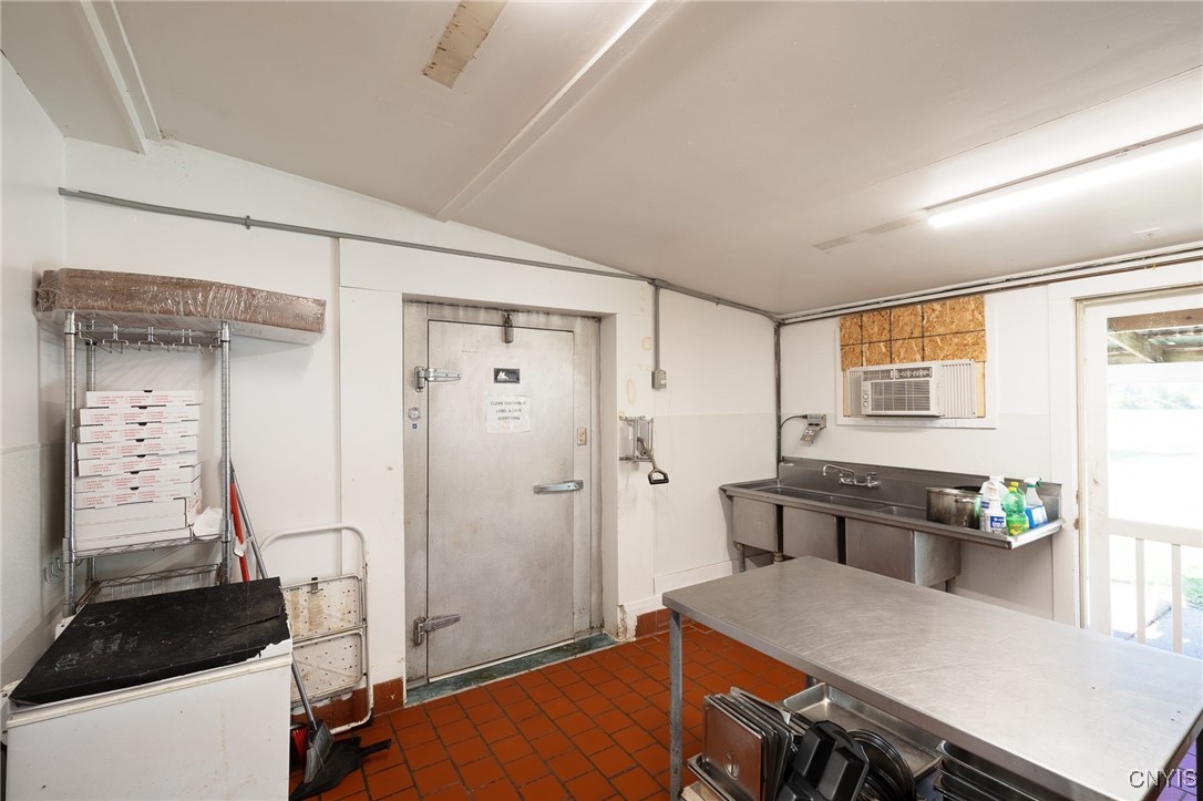 Henderson, New York 13650, United States, ,Commercial,Active,41671