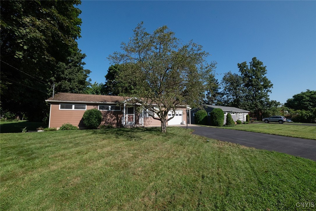 103 Kent Place, Camillus, New York image 2