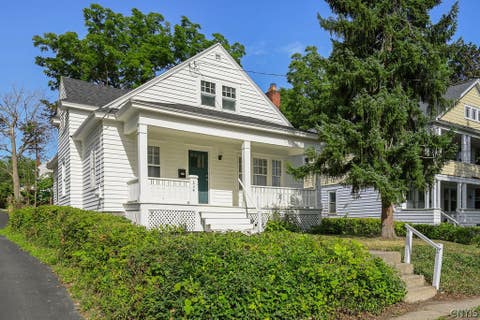 Homes For Sale - 234 Kensington Place<br/> Syracuse, NY 13210