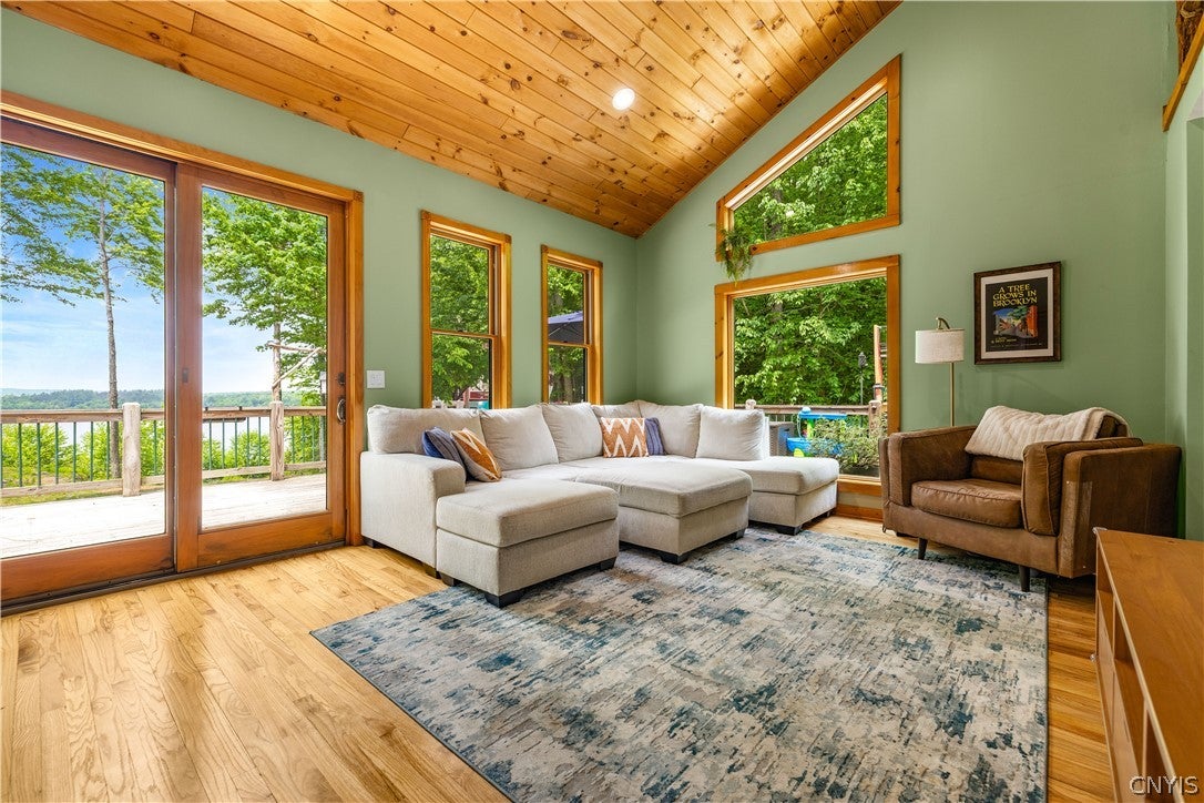 123 Red Maple Lane