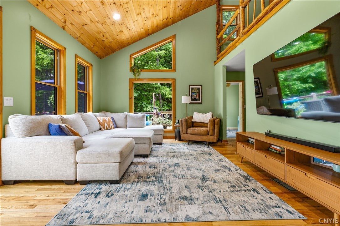 123 Red Maple Lane