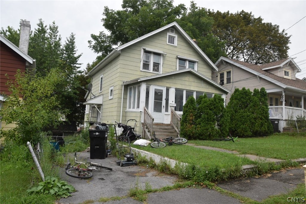 Photo of 118 Champlin Drive, Syracuse, NY 13206 (MLS # S1708558)