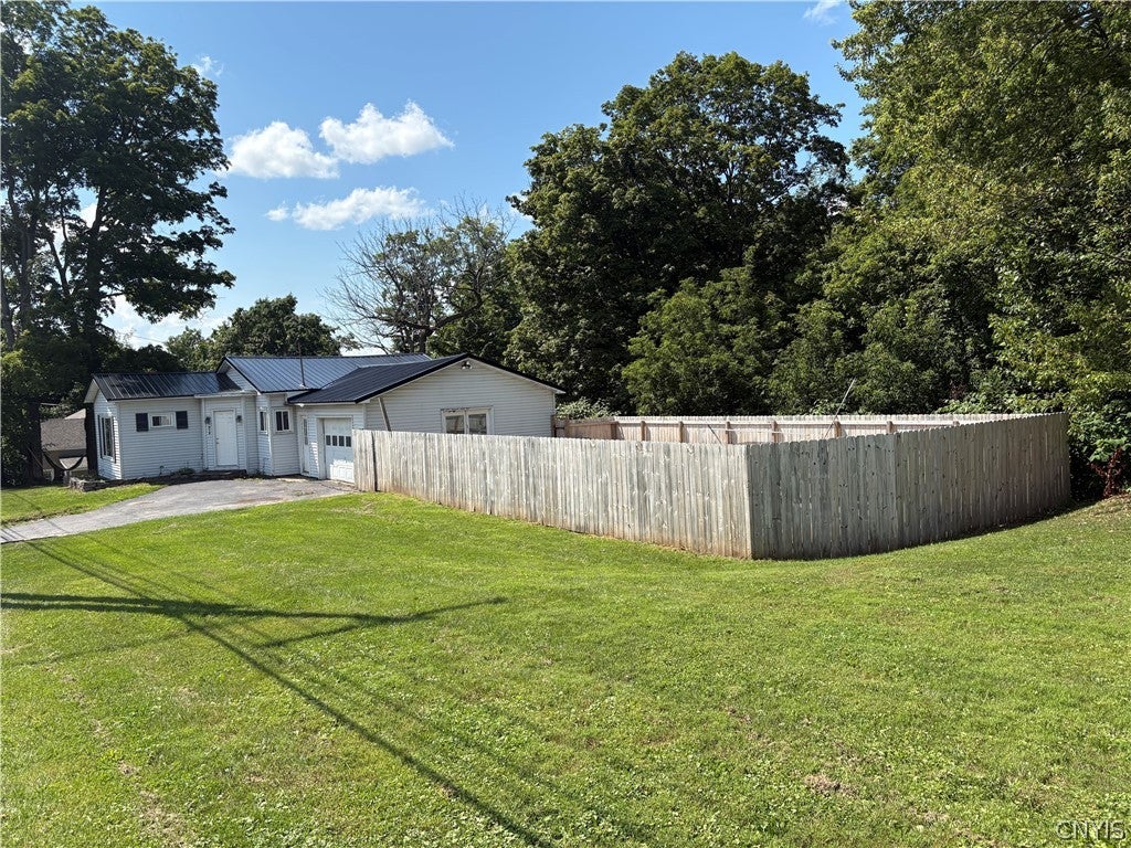 Photo of 915 Mottville Road, Skaneateles, NY 13152 (MLS # S1706997)