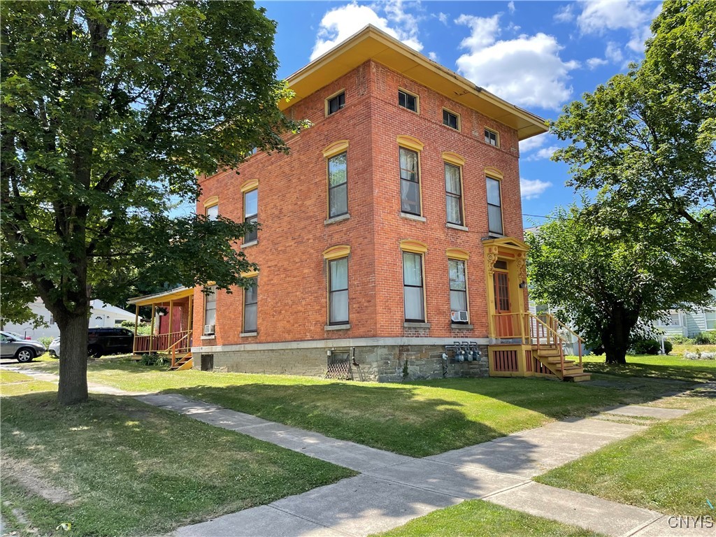 318 Lansing Street