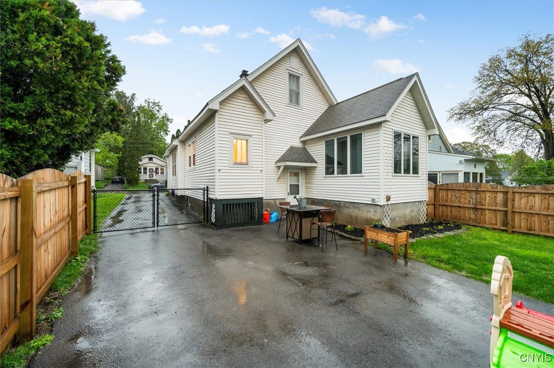 1503 Fox Place, Utica, New York image 30