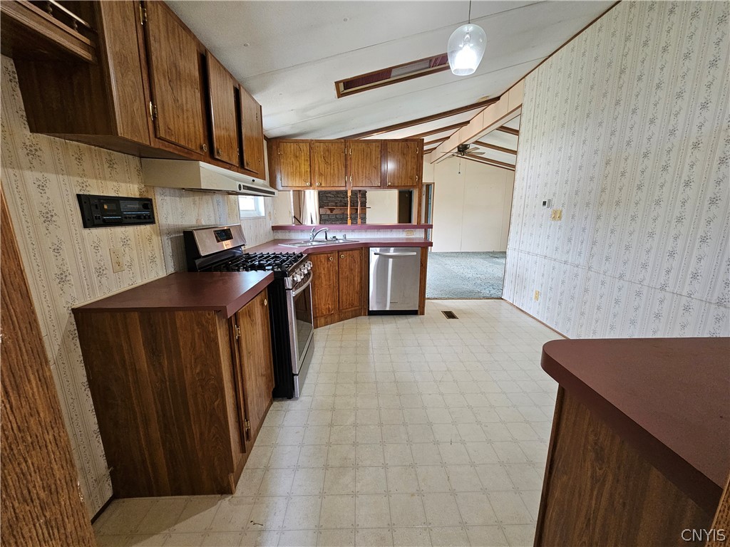 209 Abbe Boulevard W W97