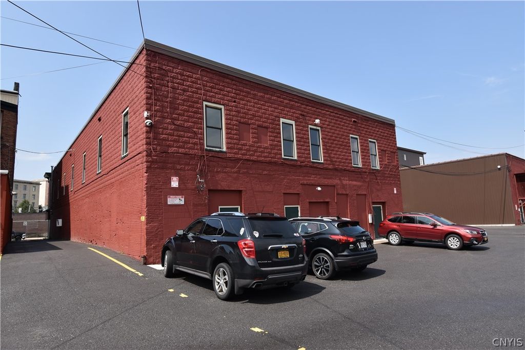 Photo of 152 Court Street #1, Watertown City, NY 13601 (MLS # S1674145)