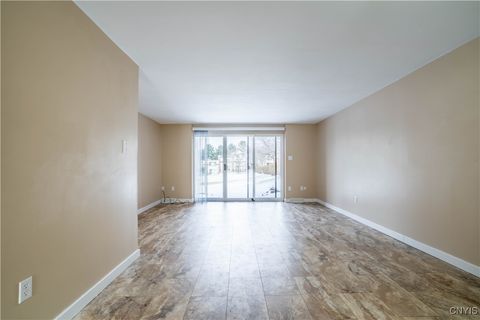 Tiny photo for 67 Chestnut, New Hartford, NY 13413 (MLS # S1655737)