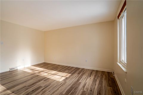 Tiny photo for 67 Chestnut, New Hartford, NY 13413 (MLS # S1655737)