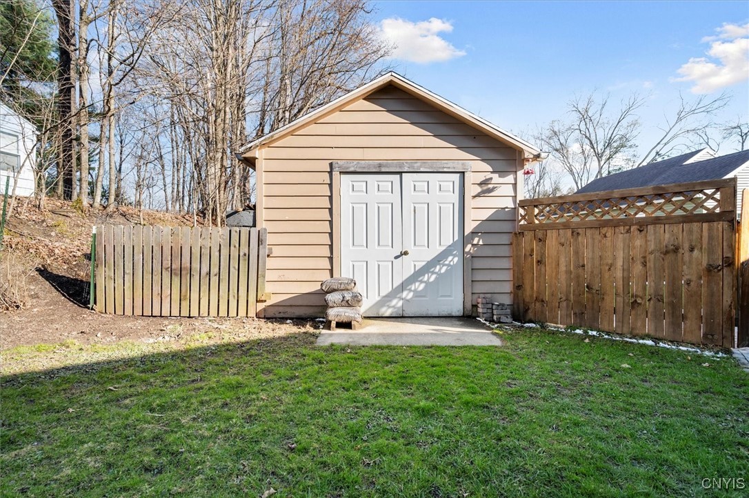 5 Hilltop Terrace, New Hartford, New York image 48