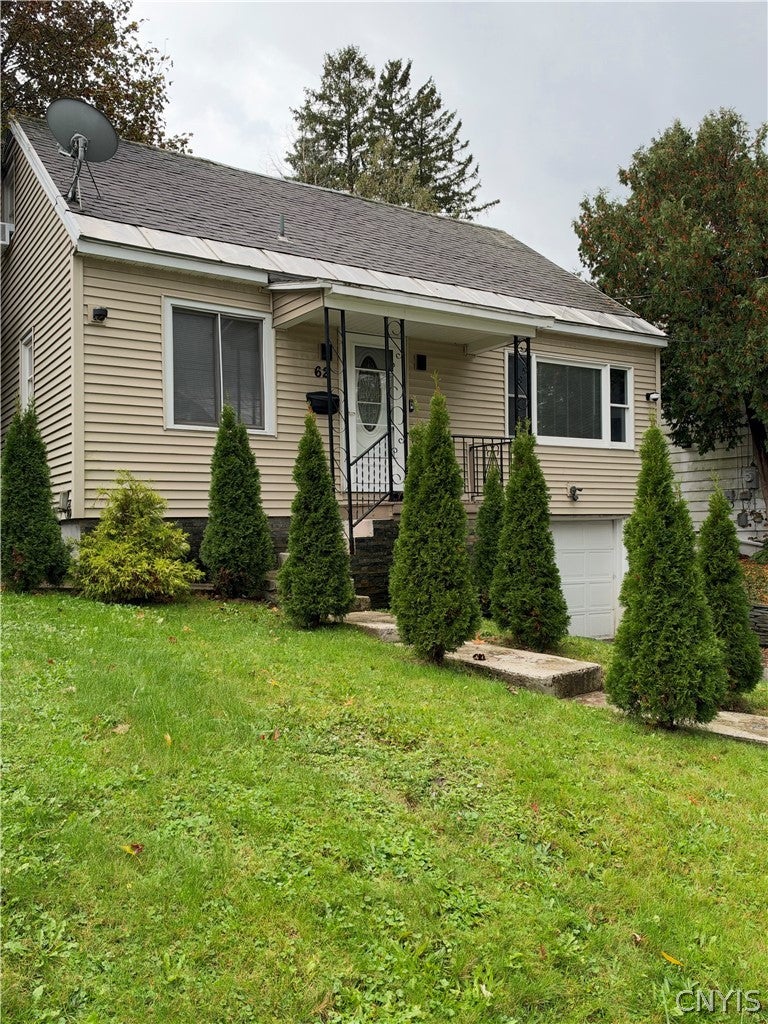 62 Leslie Avenue