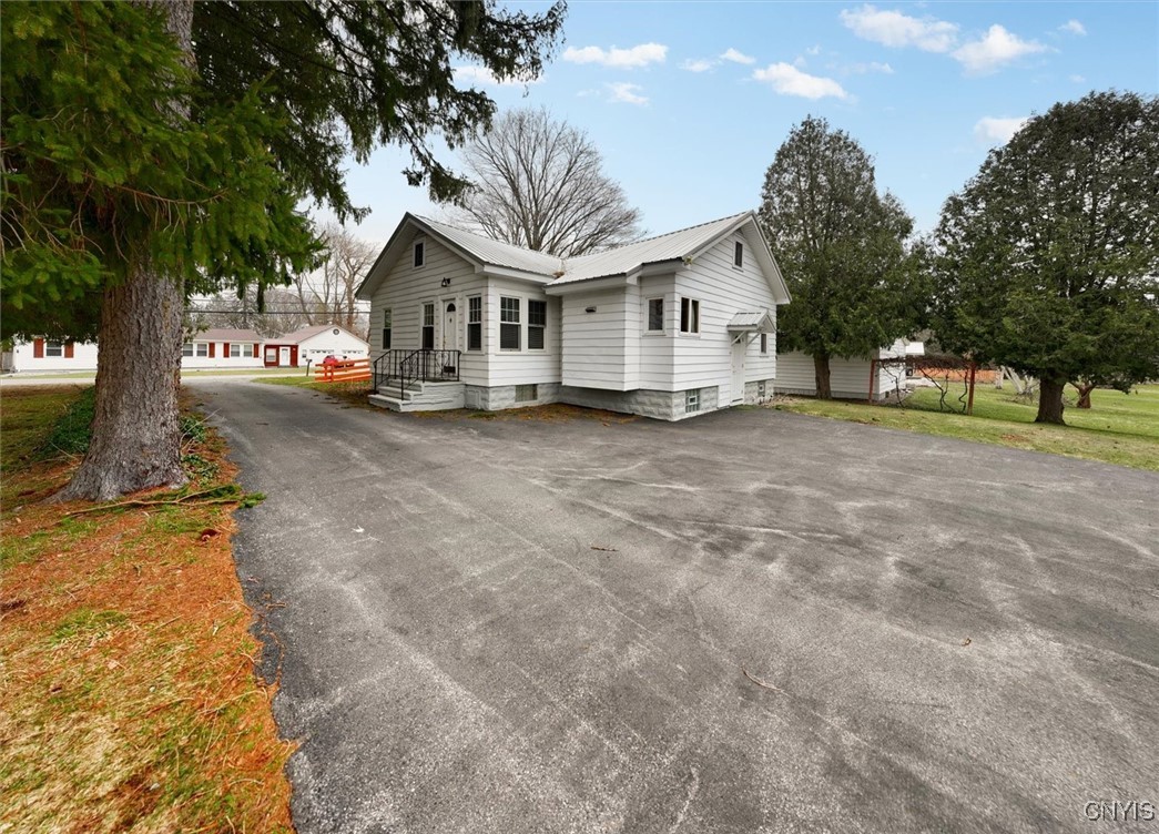 208 Pleasant Avenue, Hastings, New York image 14