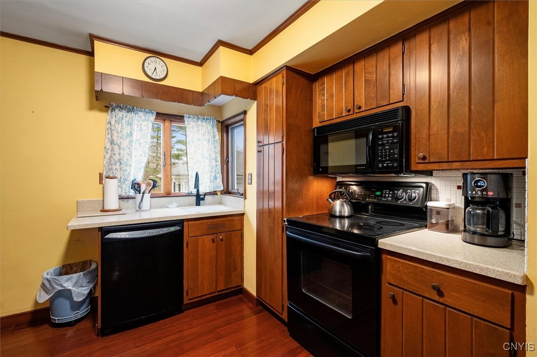 208 Pleasant Avenue, Hastings, New York image 25