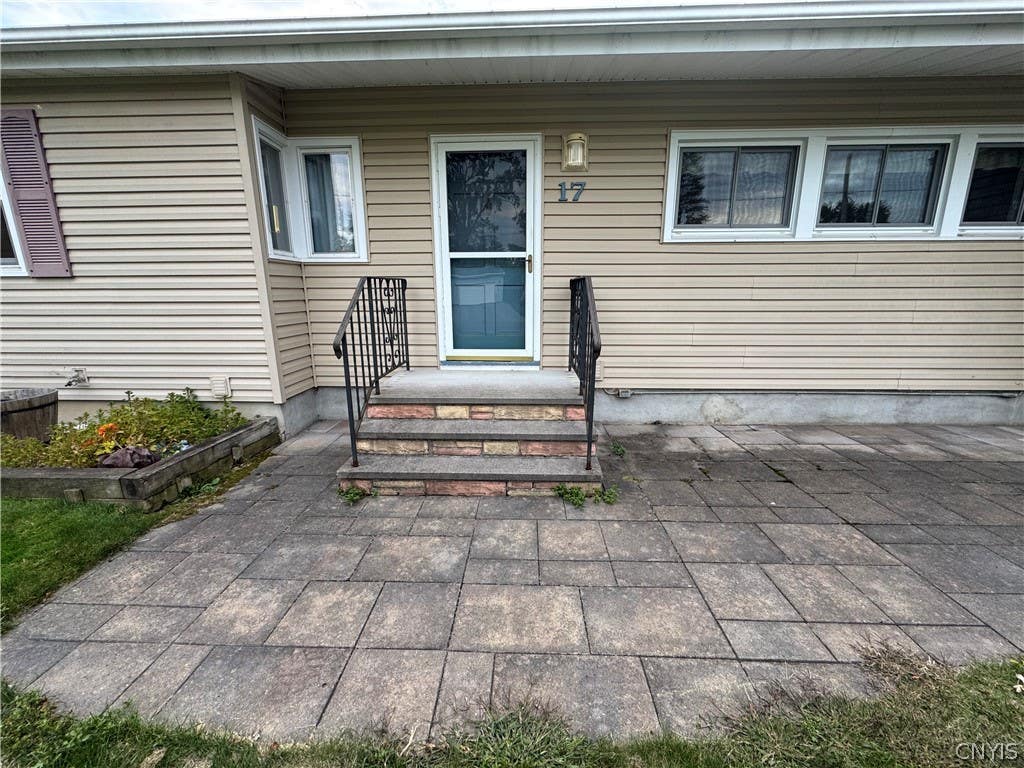 Photo of 17 Gooseberry Lane, Clay, NY 13090 (MLS # S1697825)