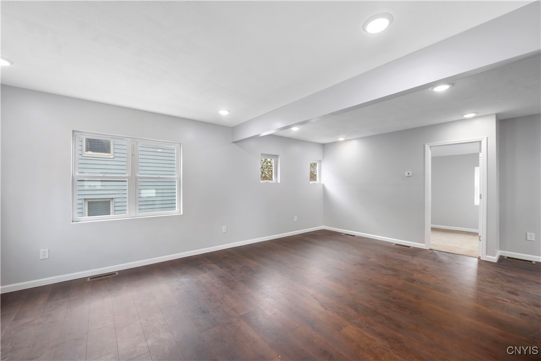 84 N Lewis Street