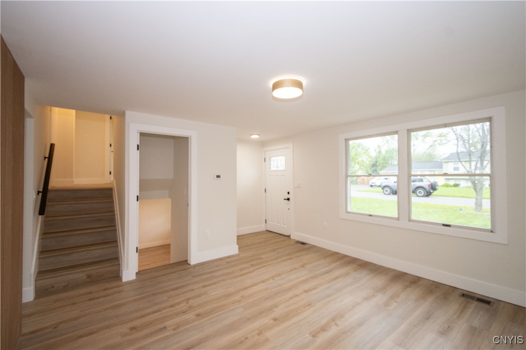 Cicero, New York 13029, United States, 3 Bedrooms Bedrooms, ,2 BathroomsBathrooms,Residential,Active,203687