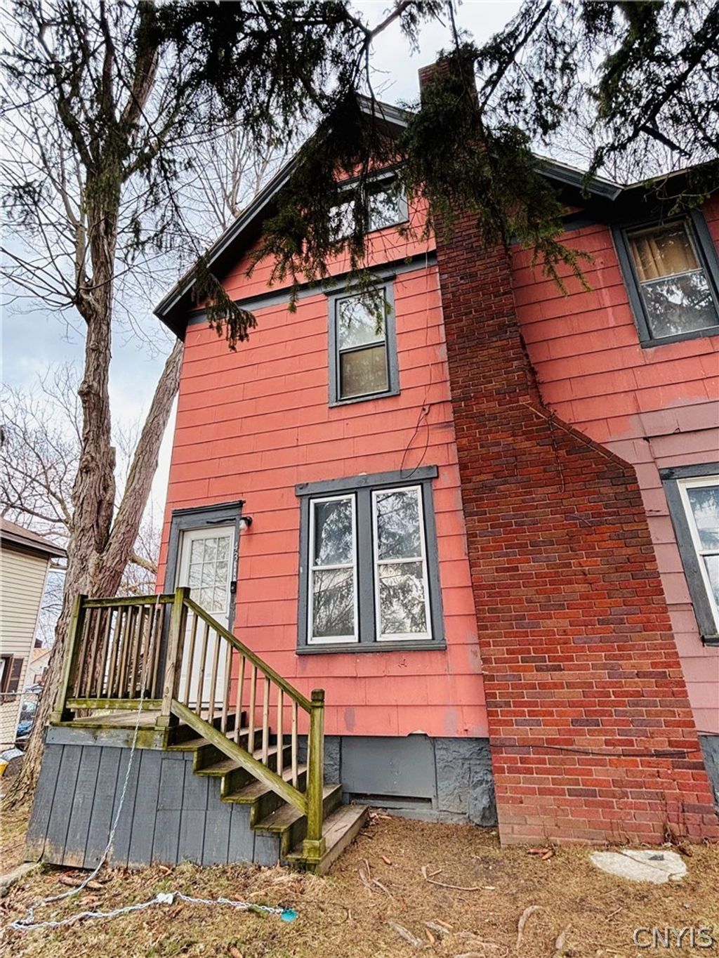 Photo of 43 Grant Avenue, Auburn, NY 13021 (MLS # S1666880)