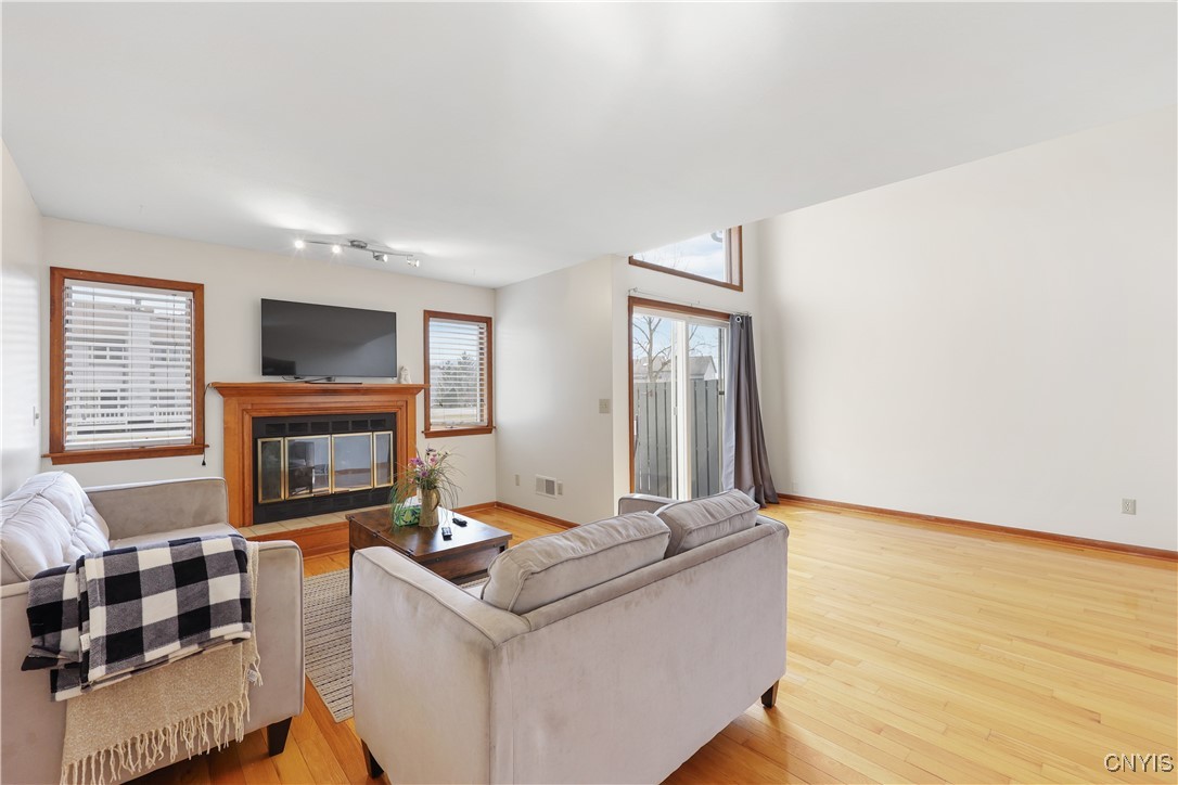 393 Summerhaven Drive, Manlius, New York image 6