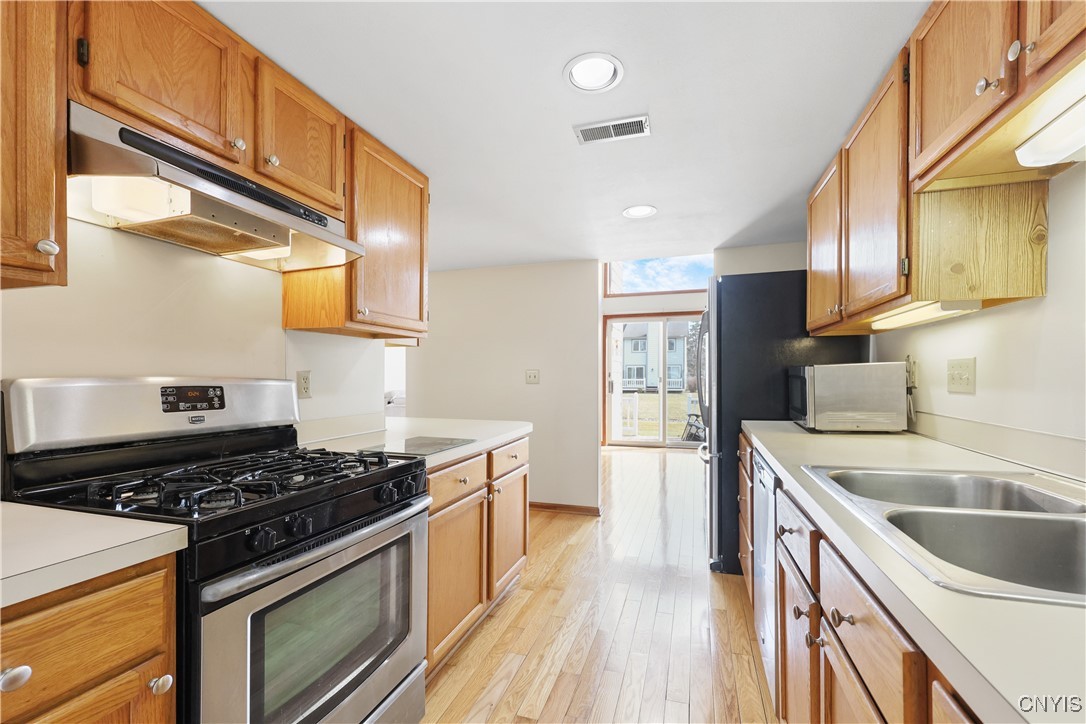 393 Summerhaven Drive, Manlius, New York image 11
