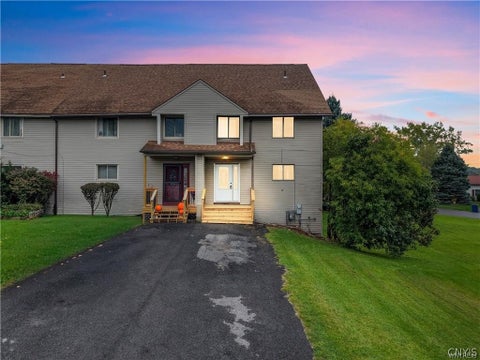 Photo of 100 Signal Ridge RDG, Camillus, NY 13209 (MLS # S1724327)