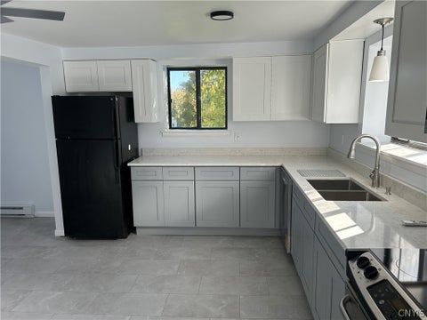 Tiny photo for 100 Signal Ridge RDG, Camillus, NY 13209 (MLS # S1724327)